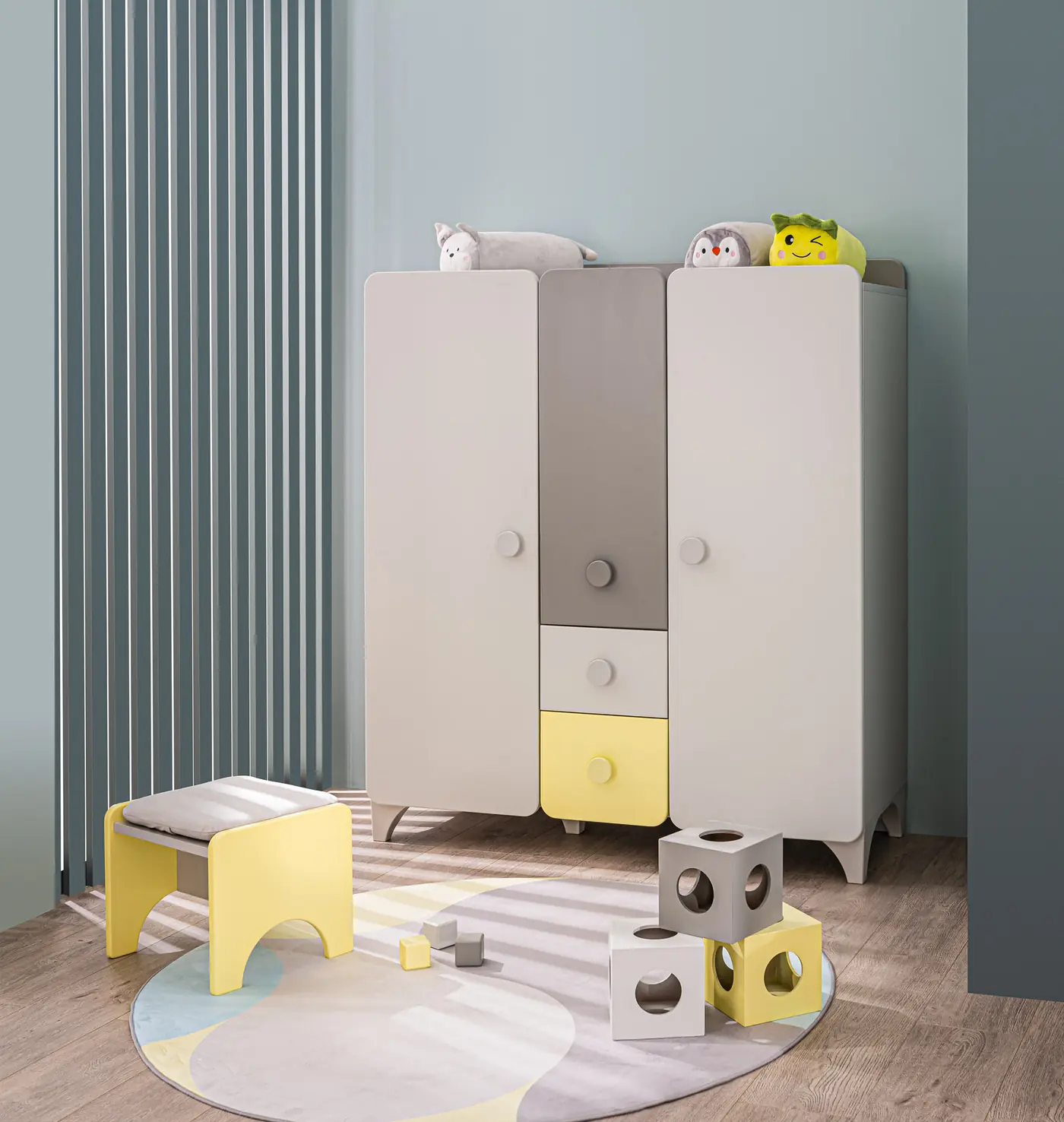 Minia Montessori wardrobe